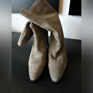 Zara suede boots. Size 39 (8) Worn only once. Like Brand New